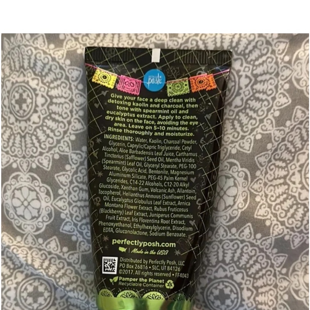 COPY - Perfectly Posh~Cackle Spackle~Deep Cleaning Face Mask~New/Sealed - Picture 6 of 6